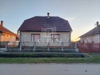 Görbeháza Családi ház
