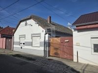 Eladó házrész Baja, 74m2