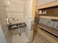 Madaras Üzlethelyiség