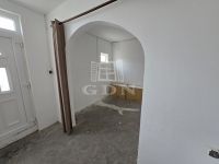 Madaras Üzlethelyiség