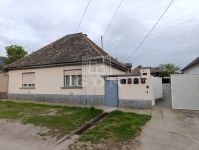 Eladó házrész Baja, 122m2