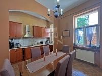 Vânzare locuinta (caramida) Budapest IV. Cartier, 180m2