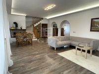 Eladó családi ház Zsombó, 234m2