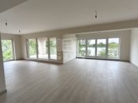 Eladó lakás (téglaépítésű) Kiskunlacháza, 125m2