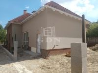 Eladó lakás (téglaépítésű) Százhalombatta, 110m2