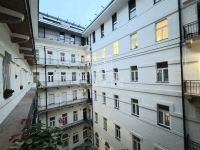 Vânzare locuinta (caramida) Budapest V. Cartier, 70m2