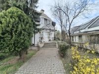 Eladó családi ház Budapest III. kerület, 350m2