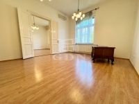 Kiadó lakás (téglaépítésű) Budapest XI. kerület, 138m2