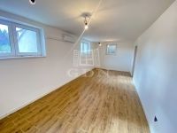 Eladó üzlethelyiség Vác, 50m2