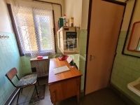 Pécel Üzlethelyiség