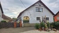 Eladó családi ház Szakony, 220m2