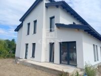 Eladó ikerház Velence, 96m2