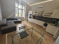 Eladó lakás (téglaépítésű) Budapest VI. kerület, 68m2