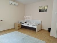 Komárom Lakás (téglaépítésű)