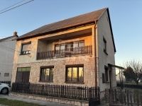 Eladó családi ház Bábolna, 158m2