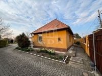 Eladó családi ház Bana, 106m2