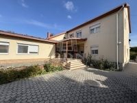 Eladó családi ház Székesfehérvár, 350m2