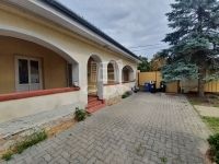 Kiadó üzlethelyiség Székesfehérvár, 160m2