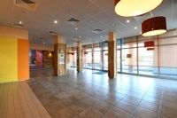 Kiadó üzlethelyiség Székesfehérvár, 253m2