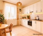 Vânzare locuinta (caramida) Veszprém, 84m2