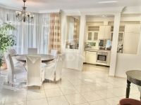 Kiadó lakás (téglaépítésű) Budapest XII. kerület, 135m2