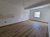 Hatvan Lakás (téglaépítésű)