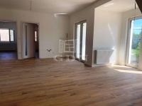 Eladó családi ház Budapest III. kerület, 280m2