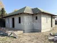 For sale family house Dány, 93m2