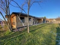 Váchartyán Ikerház