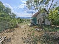 Eladó telek Vác, 1211m2