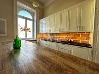 Kiadó lakás (téglaépítésű) Budapest VI. kerület, 107m2