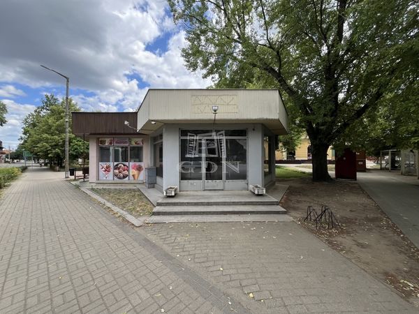 出卖 Újfehértó 商业用 - 店铺