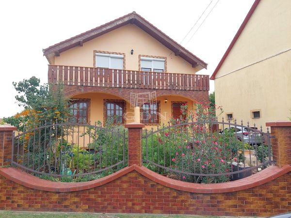 Eladó Újfehértó Családi ház