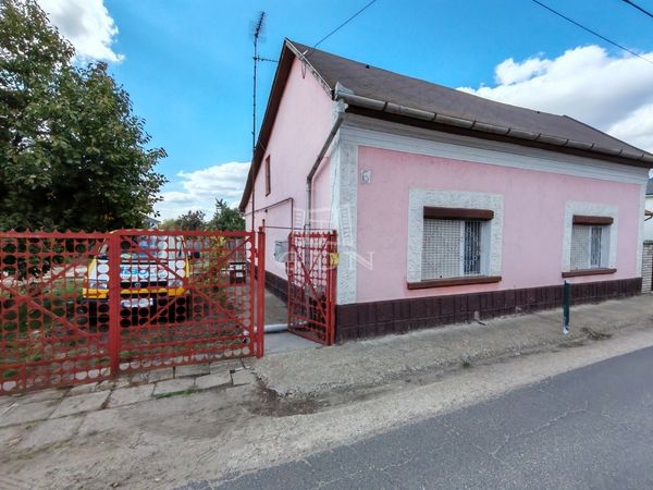 Eladó Debrecen Családi ház