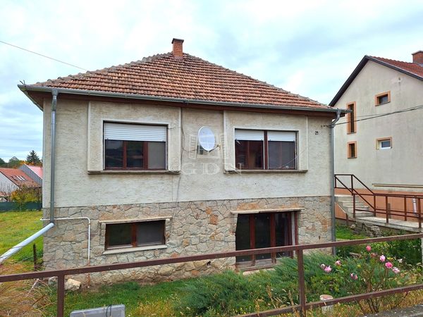 Eladó Etyek Családi ház