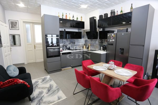 Eladó Budapest II. kerület Lakás (téglaépítésű)