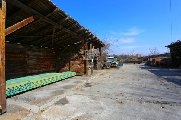 Eladó Budapest XV. kerület Ipari terület