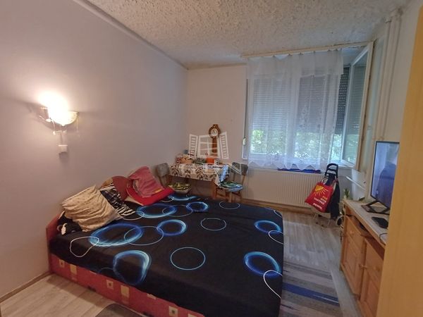 Eladó Baja Lakás (téglaépítésű)