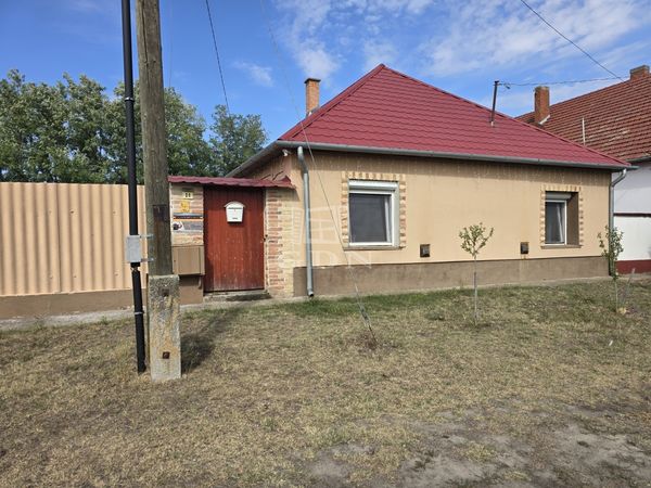 Eladó Kunbaja Családi ház