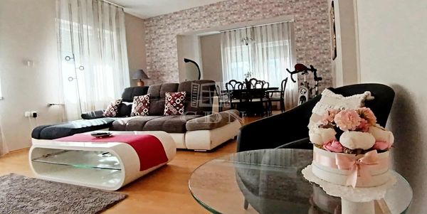 Eladó Baja Családi ház