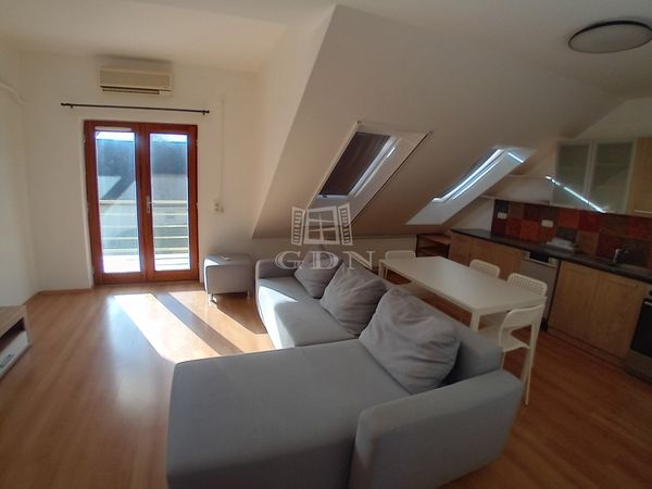 Kiadó Baja Lakás (téglaépítésű)