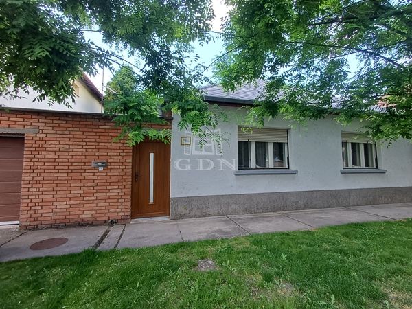 Eladó Baja Családi ház