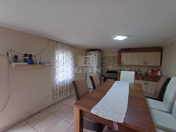 Eladó Baja Családi ház