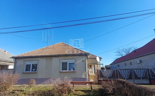 Eladó Csávoly Családi ház