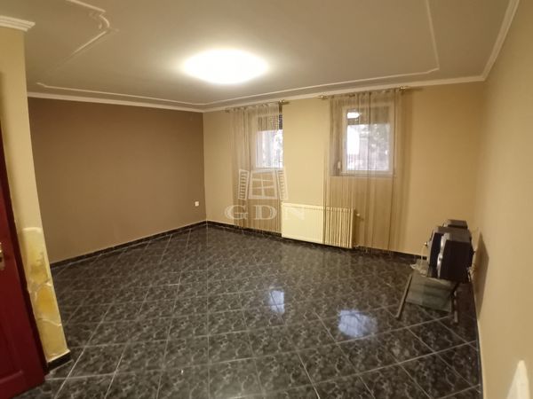 Eladó Baja Házrész