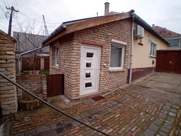 Eladó Baja Családi ház