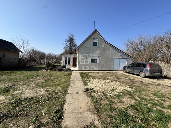 Eladó Baja Családi ház