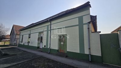 Kunbaja Üzlethelyiség - 5.000.000 Ft