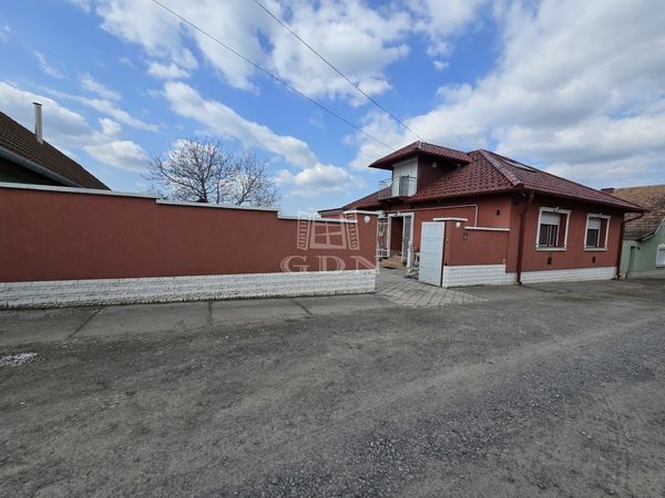 Eladó Baja Családi ház