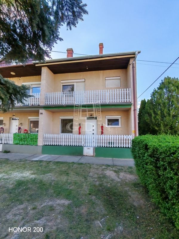 出卖 Sükösd 双面别墅